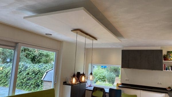 Plafondeiland boven eettafel
