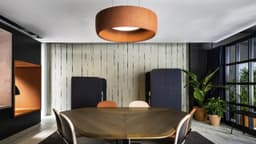 Gestoffeerde akoestische lamp