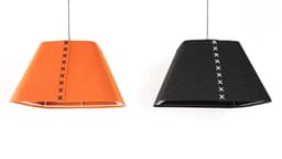 Akoestische lamp met vierkante lampenkap