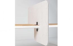 Akoestisch bureauscherm gemaakt van drie lagen vilt