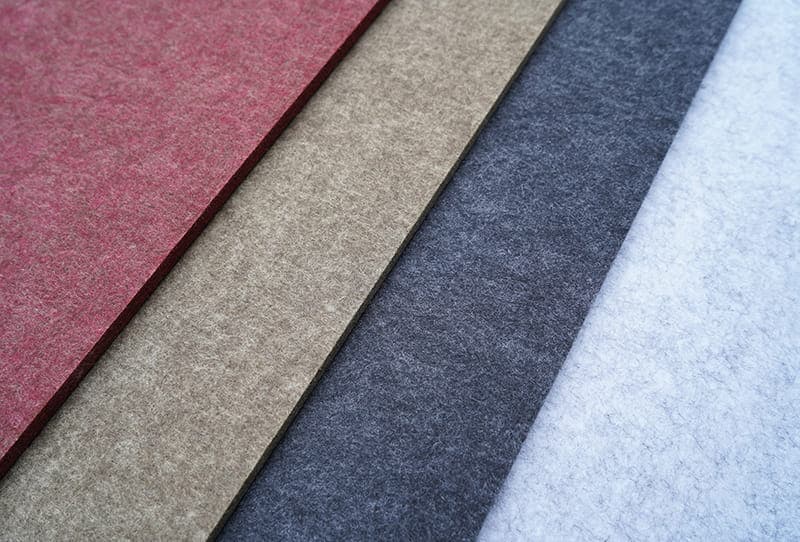 PET-vilt panelen van 9 mm dikte zijn stevige en veelzijdige akoestische platen die geluid absorberen en bijdragen aan een rustige ruimte. Ideaal voor wanden, plafonds of maatwerkprojecten in kantoor, horeca of woning.